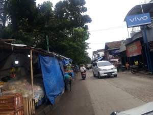 Tempati Trotoar, PKL Pasar Ceplak Sukamulya Picu Kemacetan