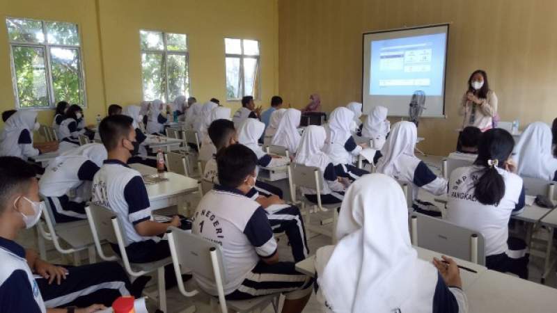 Badan Narkotika Nasional Kota Pangkalpinang Datangi Siswa SMP Negeri 1