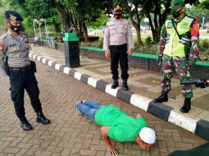 Polda Banten Gelar Operasi Yustisi, Sanksi Sosial Bagi Pelanggar Protokol Kesehatan di Pandeglang