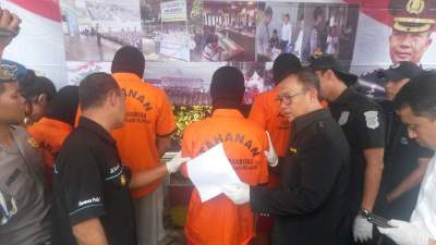 Empat tersangka pengedar narkoba di Mapolres Tangsel.