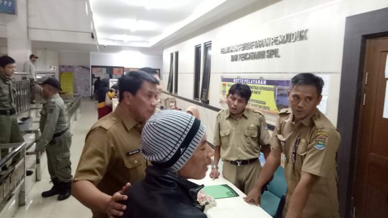 Sekda Tangerang Maesyal Rasyid sidak di Kantor  DPMPTSP 