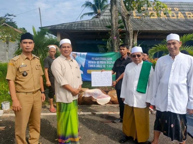 Kades Dangdeur Hadiri Pemotongan Hewan Kurban Di Ponpes Albadar