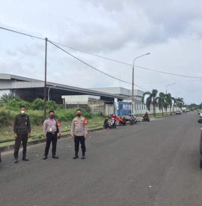 Polisi Tegur Kerumunan di PT Vivo