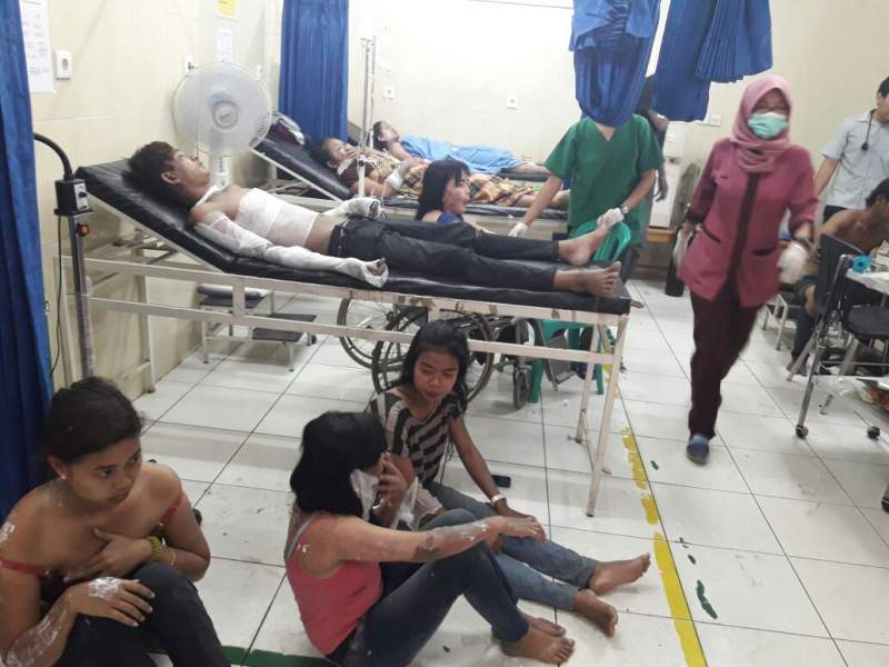 Korban selamat kebakaran pabrik petasan Kosambi dirawat di rumah sakit.