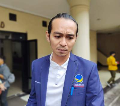 Kader NasDem Cilegon Andi Kurniyadi saat memberikan keterangan kepada awak media, Rabu (5/10/2022).