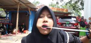 Jaga Diri Dari Laki-laki,&nbsp; Wanita Cantik Kebal Senjata Tajam