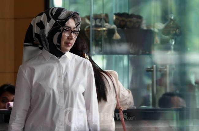 KPK Periksa Airin Selama 11 Jam