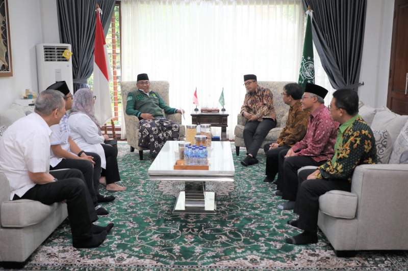 dirjen pajak silaturahmi ke Ketum PBNU