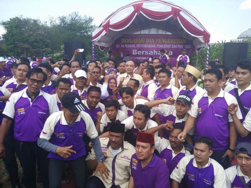 Ribuan Relawan Bersahaza Deklarasikan dukungan kepada Zaki Iskandar